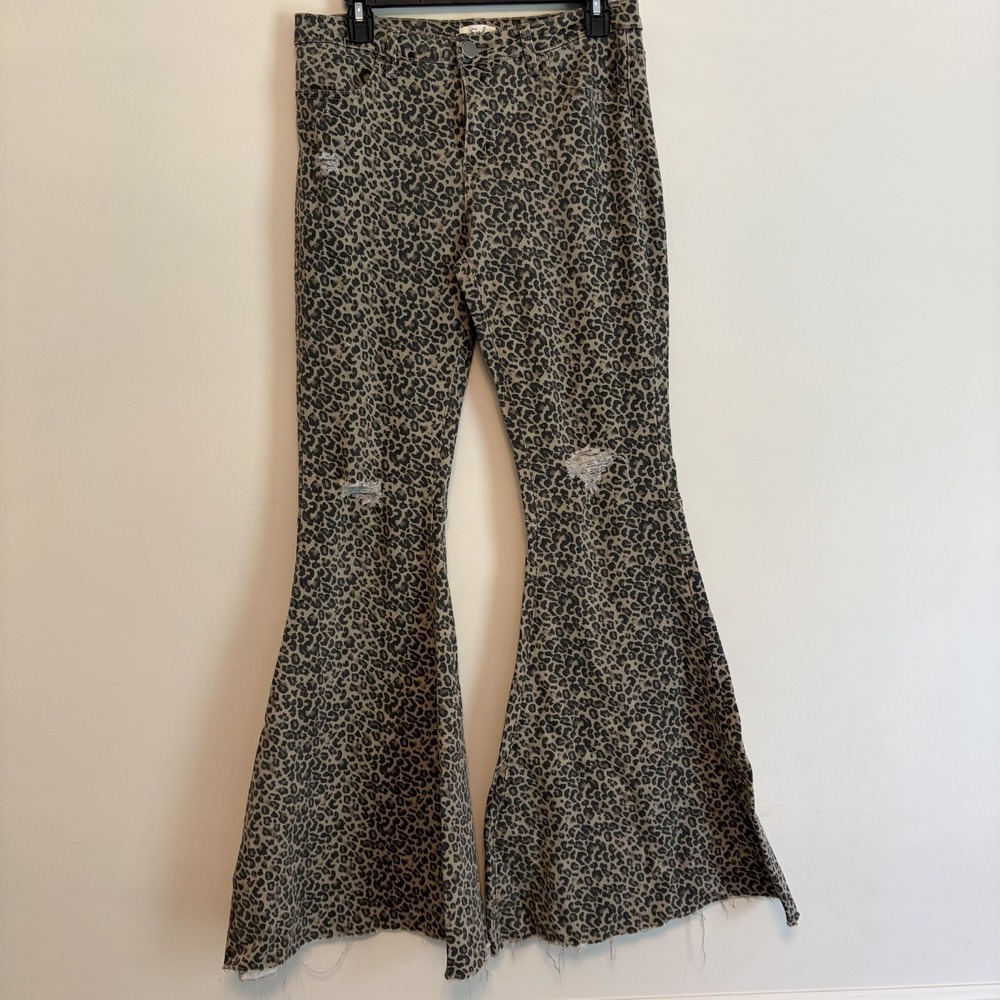 Easel M Leopard Print‎ Distressed Denim Flare Jeans Raw Hem Statement Pockets
